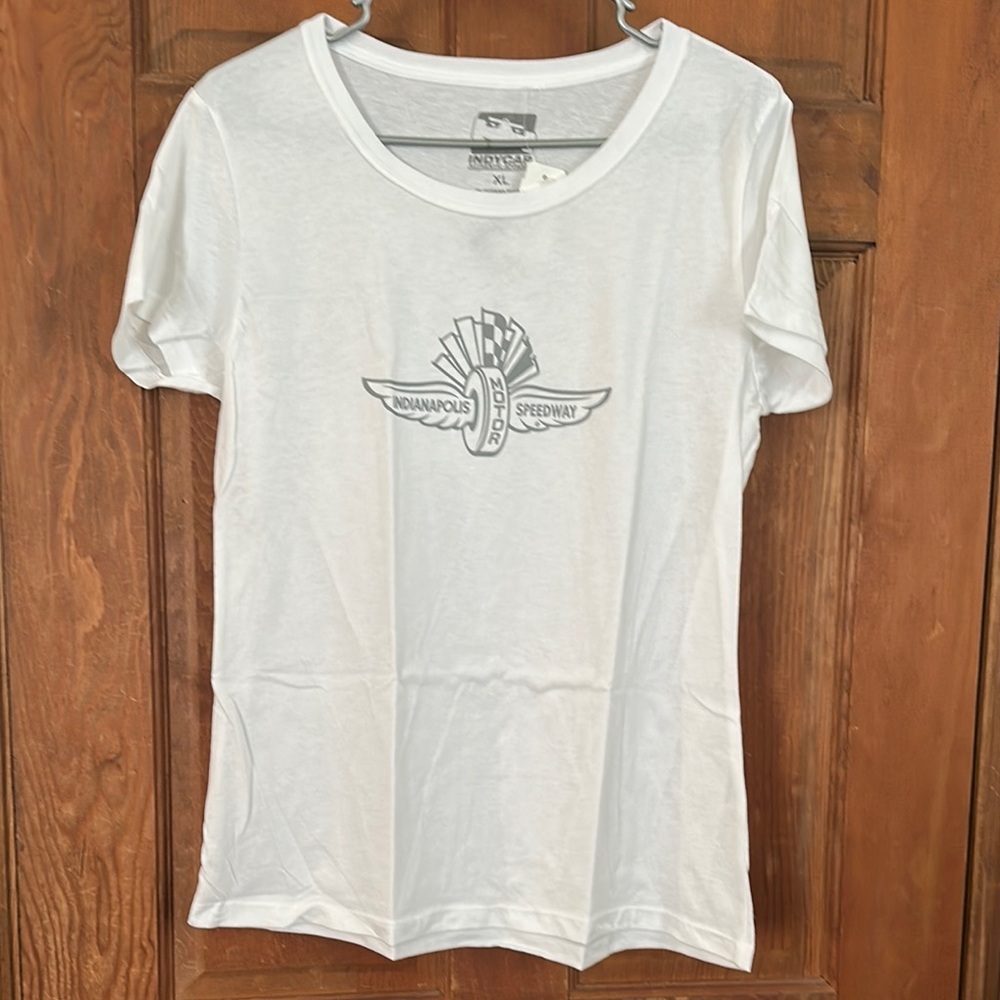 Indianapolis Motor Speedway Women’s White Geaphic T-Shirt Size XL